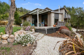 Hillside Hideaway - Kaiteriteri Holiday Home